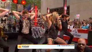 Ke$ha - Tik Tok ( Live Today Show  08/13/2010