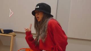 She Ain&#39;t Gotta Do Much - Winnie