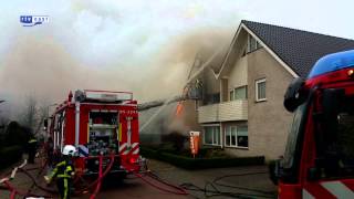 preview picture of video 'Uitslaande brand op zolder van woning in Overdinkel, Duitse brandweer helpt'