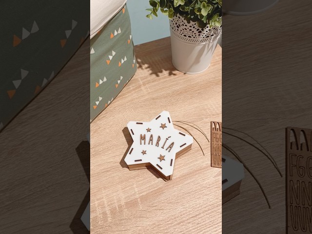 Vídeo relacionado con WONDEE Vintiun Regalos Originales Personalizados para Bebés, Lámpara Estrella Madera Personalizable, Estrella Luz Nocturna Infantil Quitamiedos, Regalos Bebés Recién Nacidos Originales