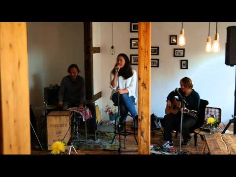 Jenniffer Kae - Love like you´ve never been hurt (live im Café Charlottenburg)
