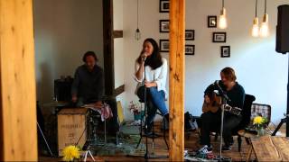 Jenniffer Kae - Love like you´ve never been hurt (live im Café Charlottenburg)