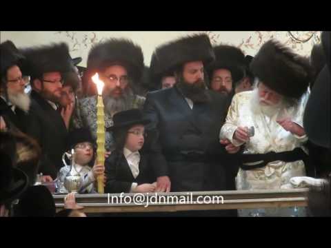 Toldos Avrohom Yitschok Rebbe Making Havdalah In Monsey - Tammuz 5777