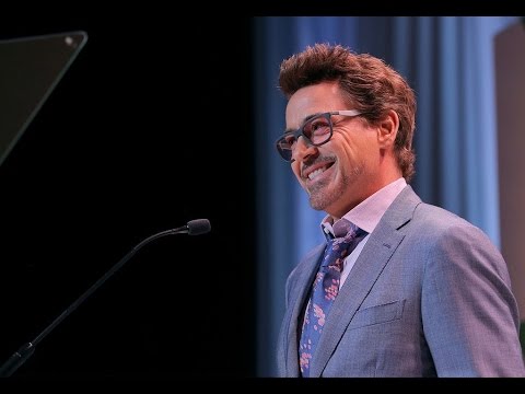 , title : 'Robert Downey Jr. hilariously introduce Scarlett Johansson at Variety’s 10th Power of Women Luncheon'