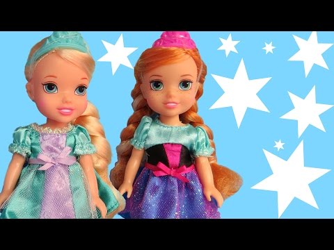 SKATING in ELSA's ICE Palace ! Elsa and Anna toddlers are having fun - Playing