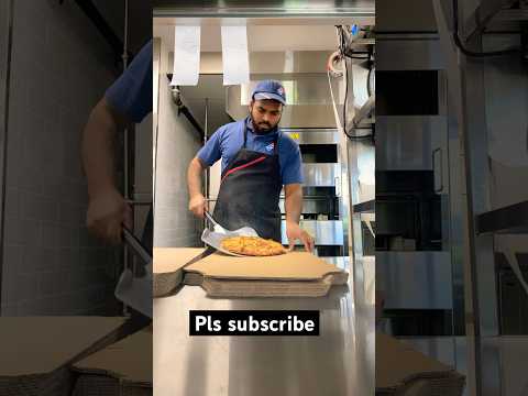 Dominos cracker pizza #pizza #ytshort #viralvideo