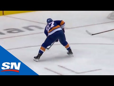 Islanders Score Two Quick Goals In Less Than Two Minutes