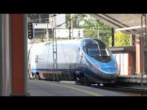 ED250 z EIP 5306 zjeżdża na tory postojowe