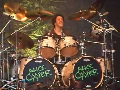 Alice Cooper: Glen Sobel- Drum Solo 