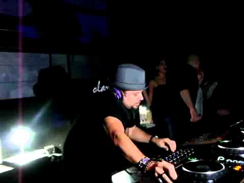 Louie Vega - Elements Of Life Into My Life at ROOM26.avi