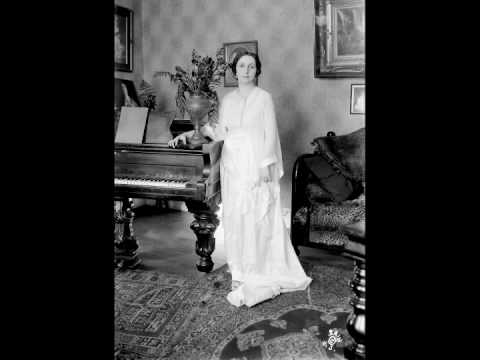 Italian Soprano Amelita Galli-Curci ~ Caro mio ben (1917)