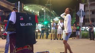 Download lagu Goyang inul -- Redeèm busker (206) mp3