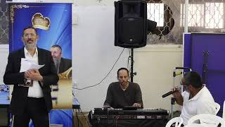 כל מי שיתרום לבניית הבניין החדש הרב יברך אותו לכל מה שירצה בשידור חיhttps://charidy.com/haftz.h/7 (הרב יוסף חיים גבאי) - התמונה מוצגת ישירות מתוך אתר האינטרנט יוטיוב. זכויות היוצרים בתמונה שייכות ליוצרה. קישור קרדיט למקור התוכן נמצא בתוך דף הסרטון