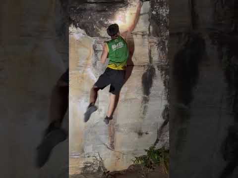 Boulder Muay Thai- V10 cocalzinho de Goiás, setor - mocó          #climbing #olimpiadas #atleta