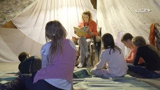 Una mirada entre bastidores: Una mirada entre bastidores del trabajo de tutoría de lectura en la Asociación Cívica de Naumburg con Dorothee Sieber como guía. La vista muestra cómo los patrocinadores de lectura inspiran a los niños y los motivan a leer y cómo se organiza el evento.
