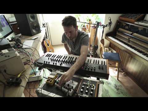 Rival Consoles - In The Studio