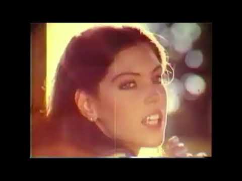 Come chocolates, pequena; Come chocolates!