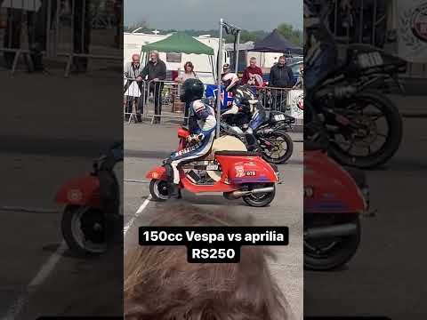 150cc Vespa vs Aprilia RS 250 😱😱😱