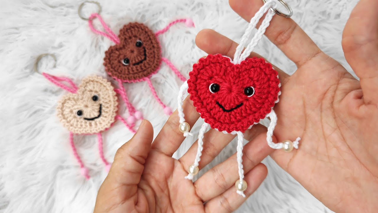 how to crochet stuffed heart keychain (subtitled)