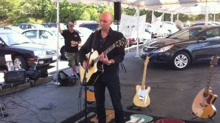 Matt Scannell of Vertical Horizon - Underwater (acoustic clip) @ West Islip, NY