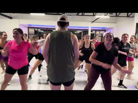 Rebolea Brasilero / Mike Gavilan 