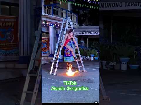 Sin comentarios 🤣🤣🤣🤣 #humor #descuido #acrobatics #escalera