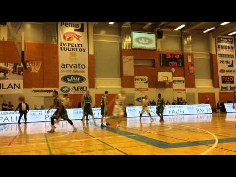 Martin Zeno vie Bisonsin kolmosella 33-22-johtoon