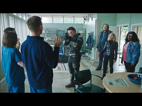 Vigilante want to kill Veterinary Doctor | Peacemaker Comedy scene