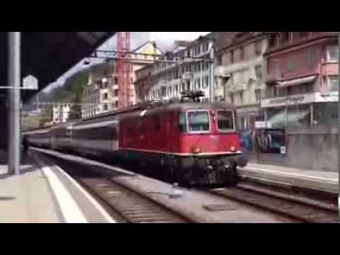 Re 4/4II 11302 mit IR 2177 via Luzern