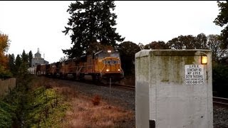 preview picture of video 'Union Pacific 3893 leads train MRVHK past Cemetery Hill Road, Jefferson, Oregon 10-30-2011'