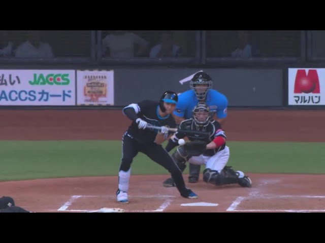 【3回裏】任務遂行!! ファイターズ・淺間大基のセーフティスクイズで先制に成功!! 2024年8月24日 北海道日本ハムファイターズ 対 福岡ソフトバンクホークス