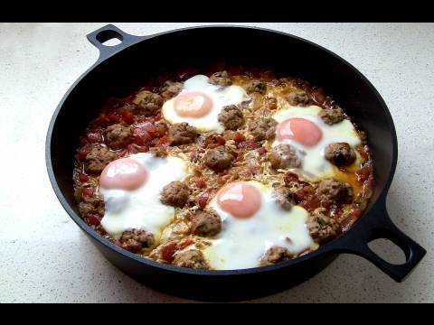 Tajine de koftas con huevos