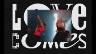 BANANARAMA - LOVE COMES