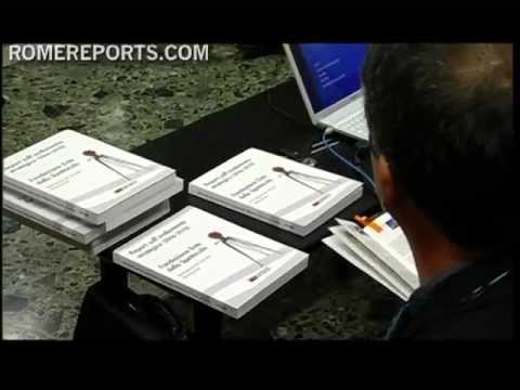 Expertos de comunicación debaten cómo hablar de religión a los jóvenes