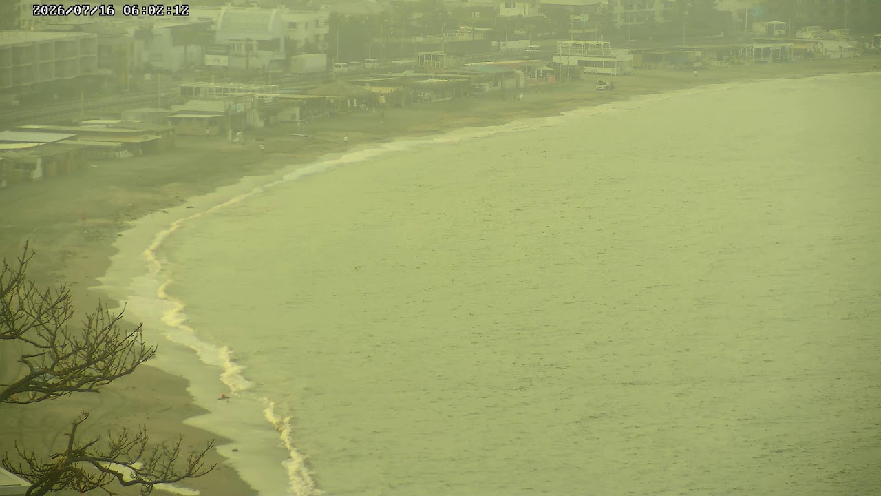 Live webcam view of Zushi Coast Beach Huts Zoom