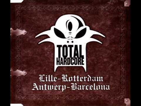 EXECUTIONER : DARKNESS NOIZE ( total hardcore giftbox limited )