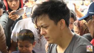 Download lagu Sedih Bangat Ariel Noah, Nyanyikan Lagu Ayah, Bikin Air Mata Menetes mp3