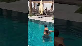 Download lagu #Shorts Cristiano Ronaldo Lempar Anak Di Kolam Renang 👀 mp3