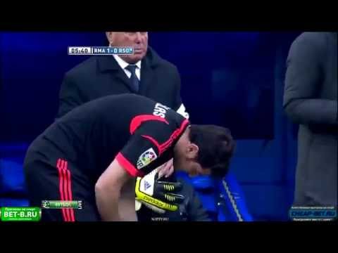 Antonio Adan Red Card Real madrid v Real Sociedad