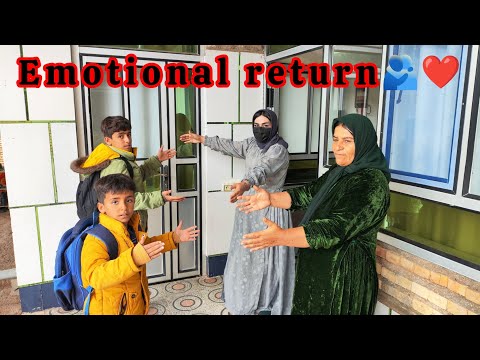 Children return to their homeless mother's arms after a long time