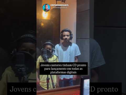 Os jovens cantores morrem vítimas de um grave acidente na BR-101 em Presidente Tancredo Neves/Bahia.