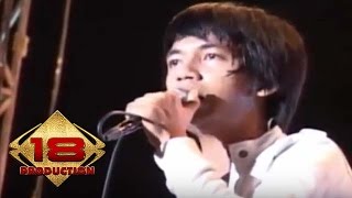 Download lagu d'Masiv - Manusia Tak Berharga  (Live Konser Medan 08 Mei 2010) mp3
