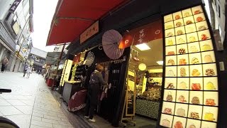 preview picture of video 'TOKYO TEMPLE VISIT BIKE RIDE - Going Directly from Haneda Airport Entrance Door'
