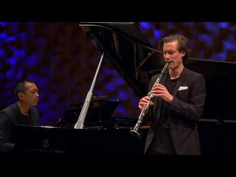Holmander/Huang perform Martinsson: ”Suite Fantastique” at Elbphilharmonie