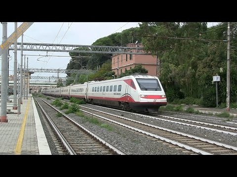 ETR 460 in Frecciabianca livery running in Roma Ostiense