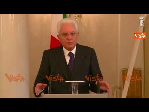 Mattarella: "Inimmaginabile che la chiave d'ingresso in Europa ce l'abbiano i trafficanti"