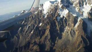 preview picture of video 'Illimani Flypast: American Airlines Flight 992 from La Paz to Miami, Boeing 757'