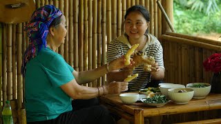 Download lagu A peaceful day: Harvesting the first bamboo shoots of the season and fertilizing the crops mp3