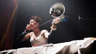 Amanda Palmer & The Grand Theft Orchestra - A Grand Theft Intermission (Live in London) | Moshcam