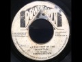 Dennis Brown - At the Foot of the Mountain / Version